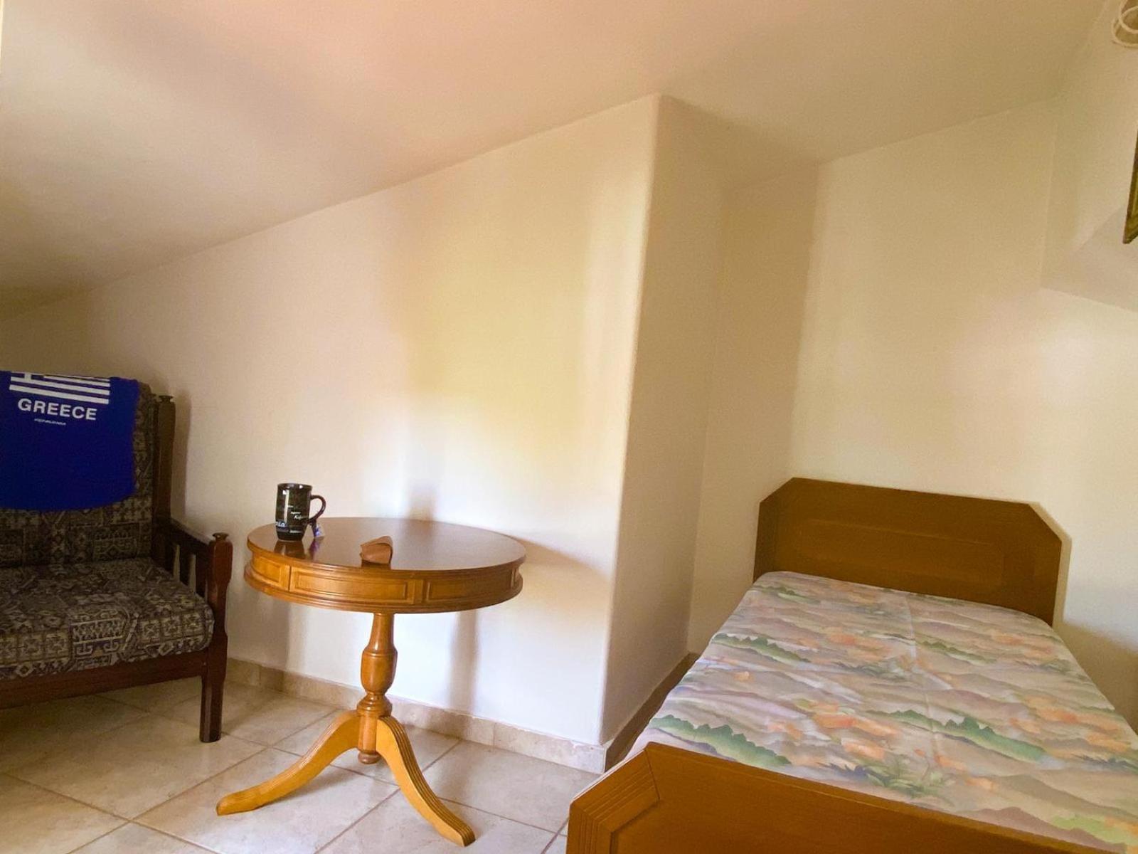 Anna'S Apartment And Studio Artemida  Phòng bức ảnh